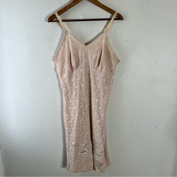 Vintage Vanity Fair Lingerie 1950’s Tricot Nylon and Lace Slip Dress Size 38 M - Picture 4 of 14